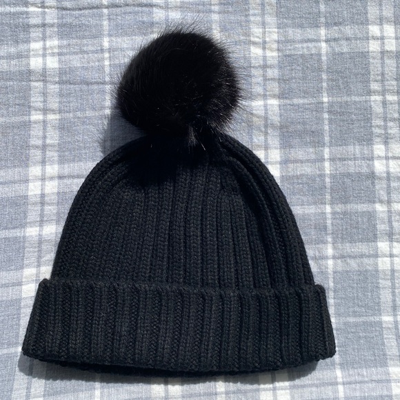 J. Crew Allen Yarn solid Pom in Black. Just in time for winter! NWT.